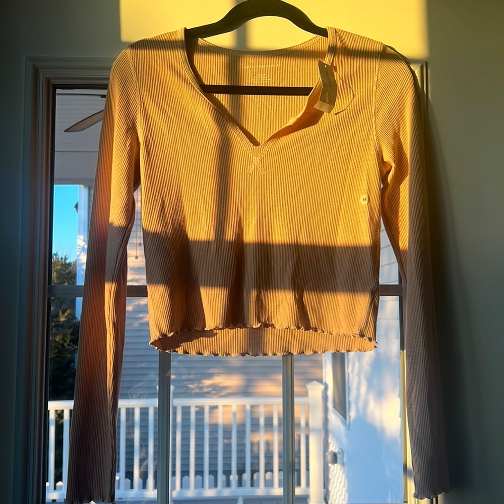 American eagle peach long sleeve!